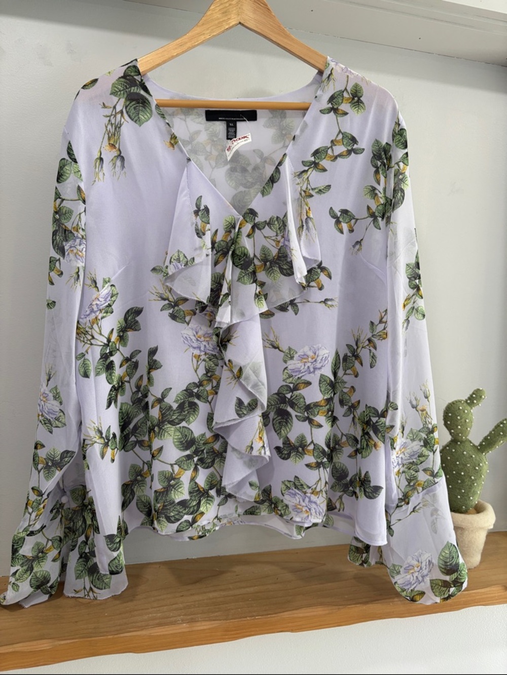 White House Black Market Floral Ruffle Top, Size XL, NWT - Picture 3 of 14